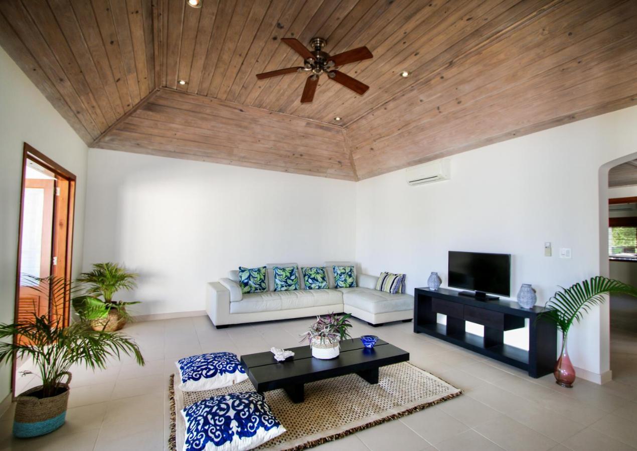 The Hideaway At Hughes Point Freetown Village Exterior photo